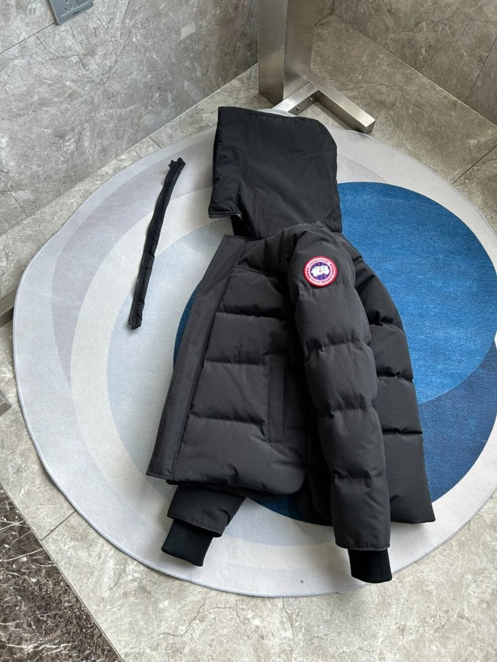 Canada Goose Black Hooded Puffer Jacket - Canada Goose Style - Picture 5 of 7